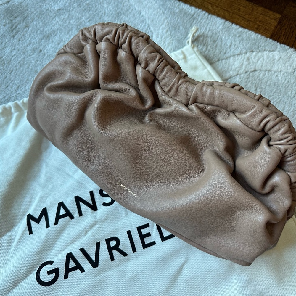 Mansur Gavriel Cloud Clutch in Biscotti
